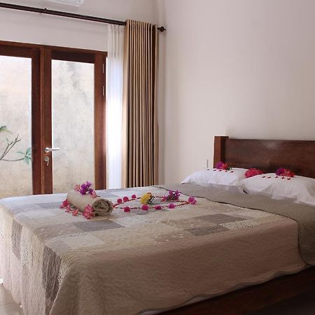 Hotel Kampoeng Senggigi Mangsit Esterno foto