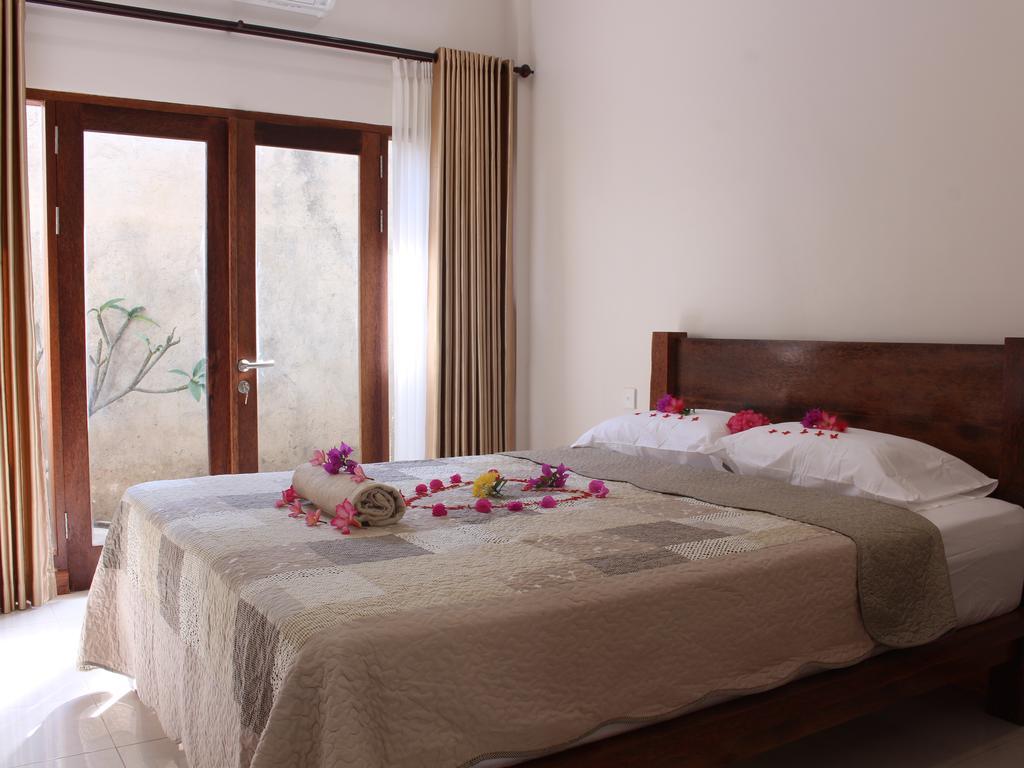 Hotel Kampoeng Senggigi Mangsit Esterno foto